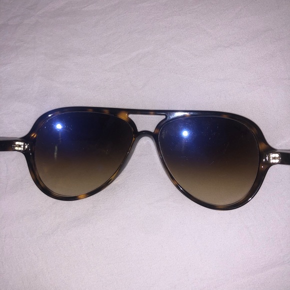 Ray-Ban Tortoise Aviator Sunglasses - Picture 4 of 5